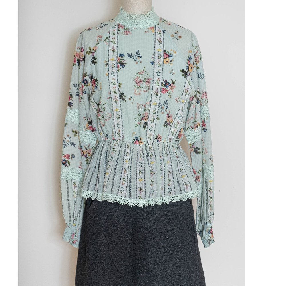 ANTHROPOLOGIE Hemant & Nandita Amour Floral Blouse - Picture 7 of 11